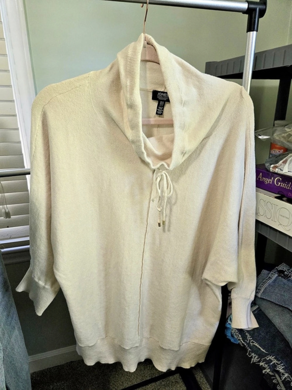 Jones New York Cowl Neck Sweater in Cream Size 1'C.  Like New